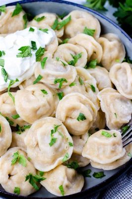  Pelmeni: Một Sự Pha Trộn Hoàn Hảo Của Thịt Ngon Và Bột Mịn Mực!