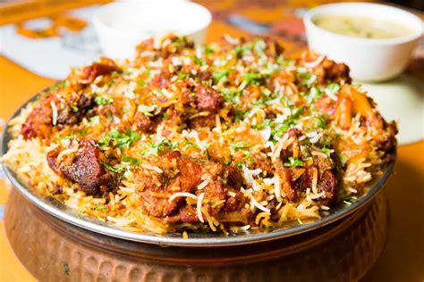  Khullar Biryani: Một Món Ăn Ngon Ngọt Vừa Cay Lại Gần Gũi Như Mẹ Làm